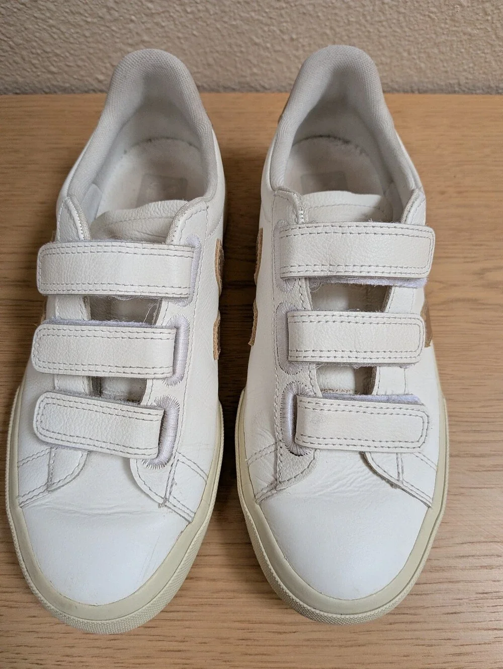 VEJA Extra White Platine Recife Logo Leather Rose Gold Sneakers Size 7